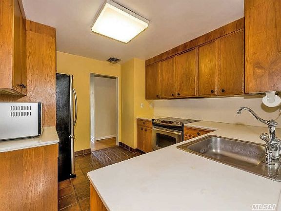 4th image of 26 Canyon Ln