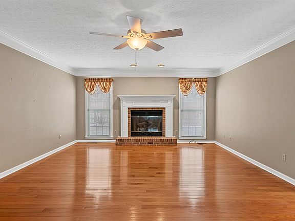 5th image of 350 Heritage Ave