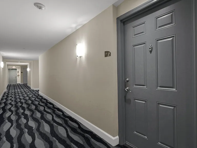 100 NE 6th St #203 — Photo 7