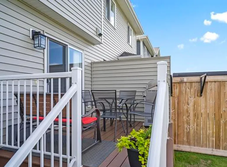 18 Ebbers Close NW — Photo 22