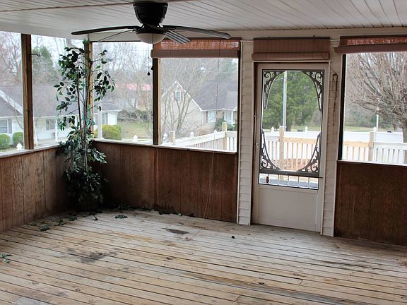 5th image of 315 Lexington Dr