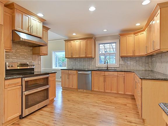 5th image of 872 Countryside Ct SE