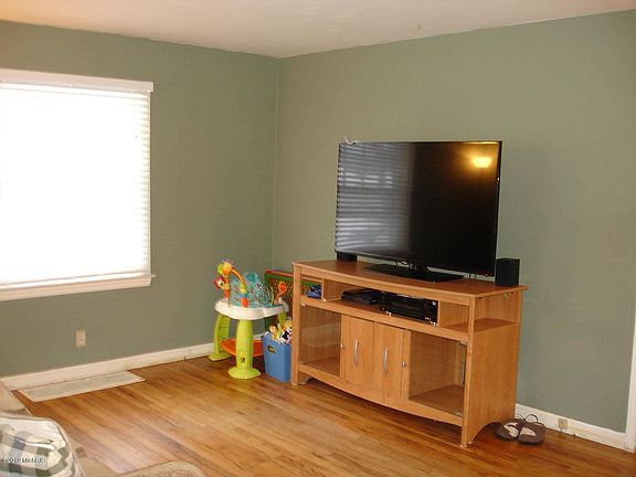 5th image of 1315 Grant Ave