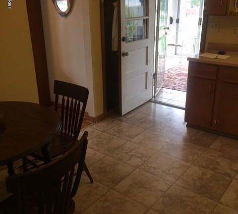 5th image of 946 French St