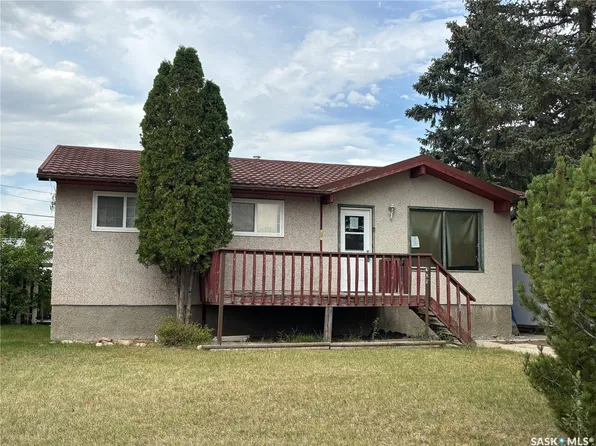 105 Griffin Street, Maple Creek, SK S0N 1N0