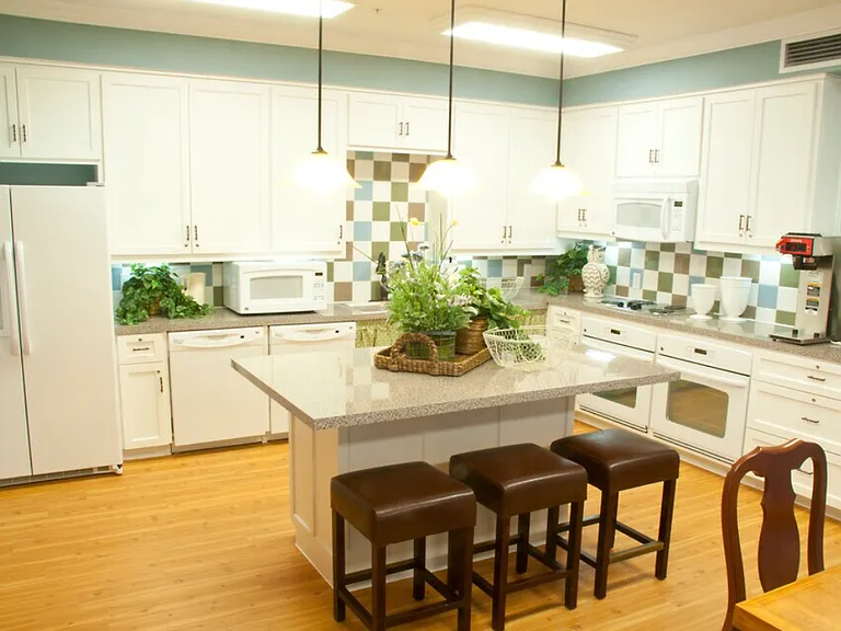 Mariposa Ella Boulevard 55+ Apartment Homes — Photo 6
