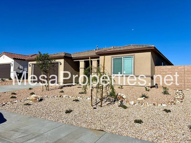4 bed, 2.0 bath, 1771 sqft, $2,700 — Photo 3