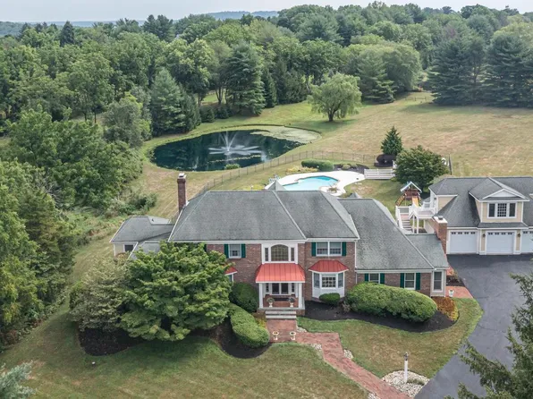 1089 Eagle Rd, Newtown, PA 18940