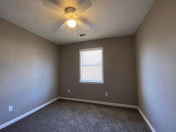 4th image of 661 Whitehaven Ln