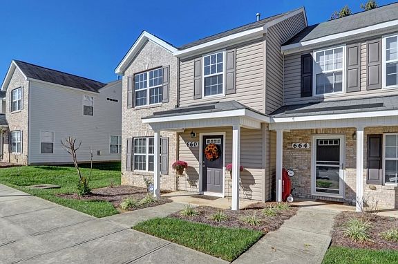 2nd image of 660 Cairn Cir