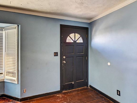 3rd image of 1307 E Gordon Ave