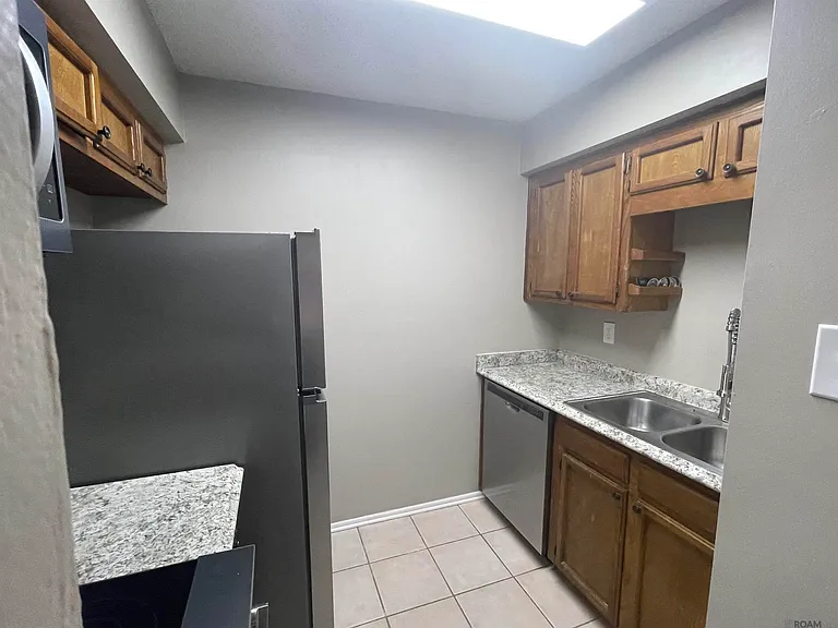 402 Lee Dr #7D — Photo 4