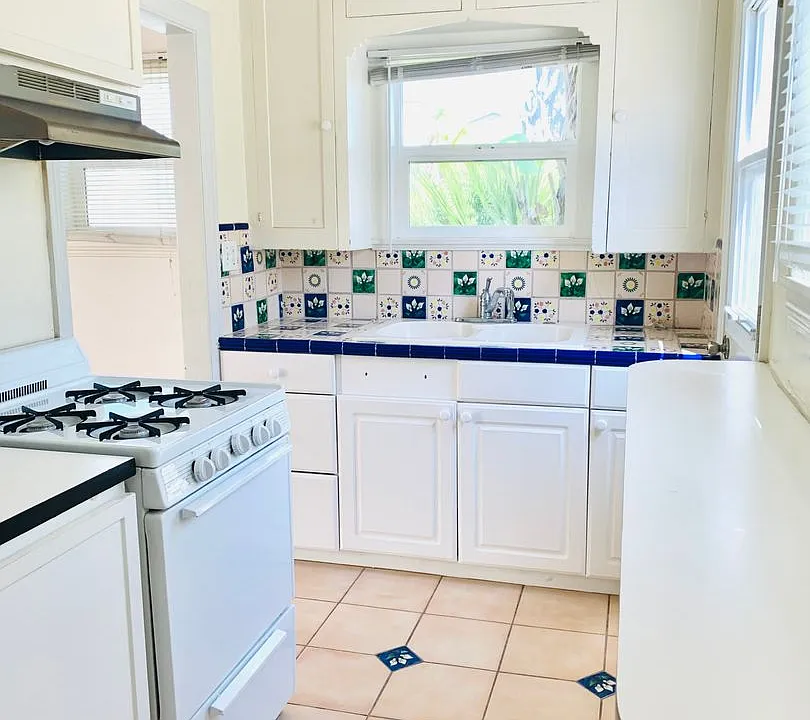 1BD/1BA North Park Bungalow Available! w/Garage! - Only $1,995/mo!