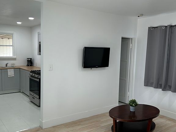 3rd image of 5639 Cleon Ave #0