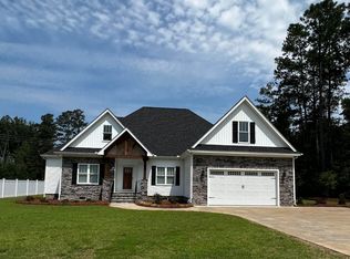 305 Summerfield Dr, Pikeville, NC 27863