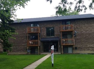 8331 Woodland Dr APT B, Darien, IL 60561