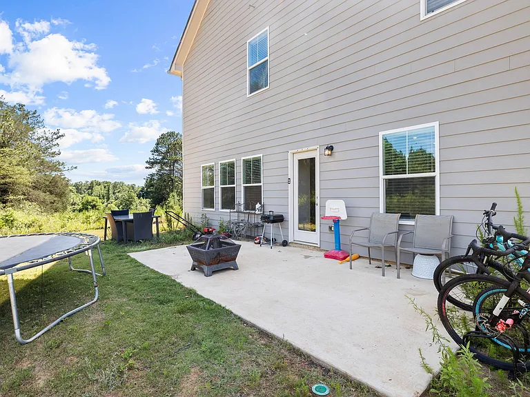 1518 Valley Brook Dr SW — Photo 3