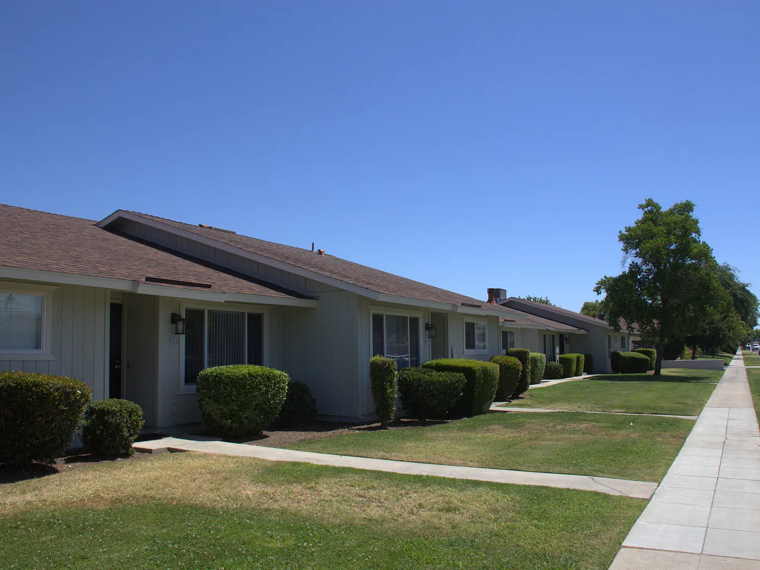 2 bed, 1020 sqft, $1,695 — Photo 2