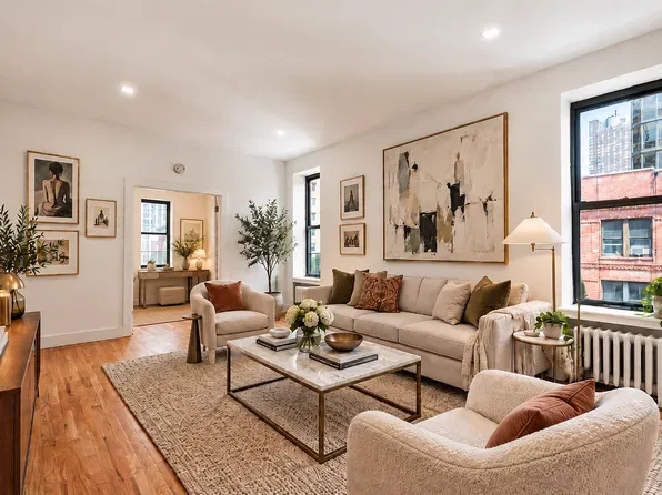 1592 1st Ave, New York, NY