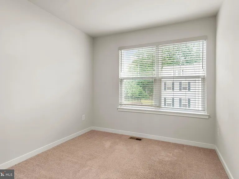 113 Lentz Ln — Photo 9