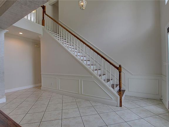 3rd image of 844 Garden Glen Loop