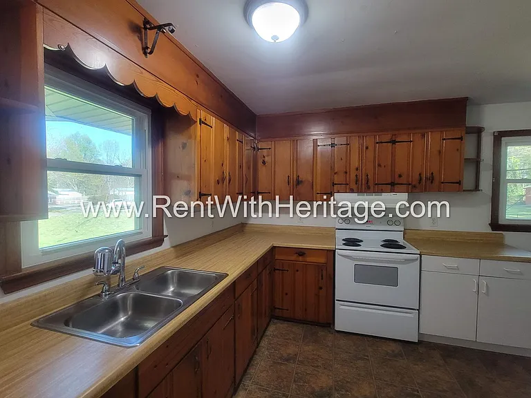 5575 Burrus Rd — Photo 15