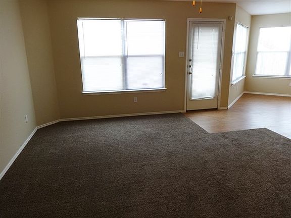 3rd image of 9852 Parkmere Dr
