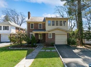 22 Oak St, Tenafly, NJ 07670