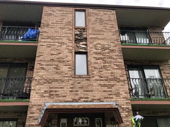 6553 W 64th Pl APT 3W, Chicago, IL 60638