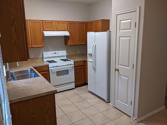 4th image of 6241 Negley Unit B