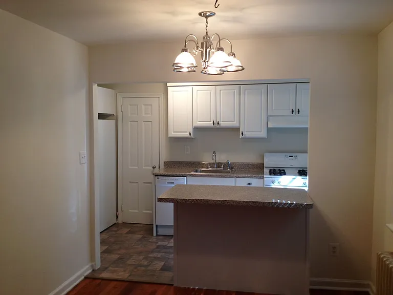 Jericho Manor Apartments — Photo 9