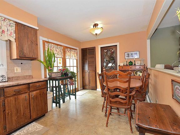5th image of 1315 Minerva Ave