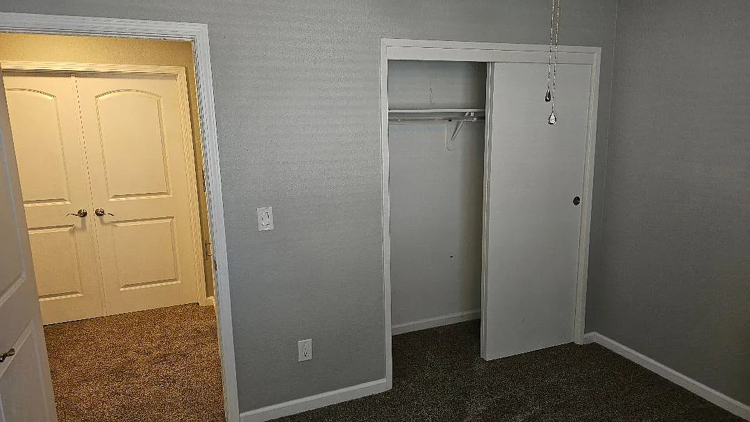 4 bed, 1923 sqft, $750 — Photo 3