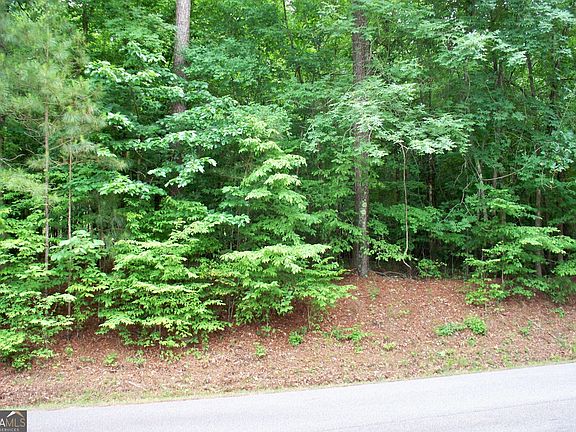 3rd image of 1390 Northwoods Dr