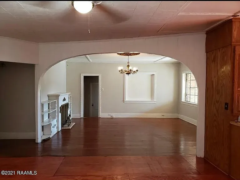 1420 Iberia St — Photo 4
