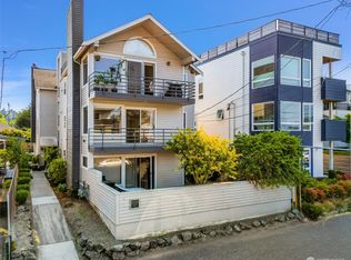 3022 63rd Ave SW UNIT 201, Seattle, WA 98116