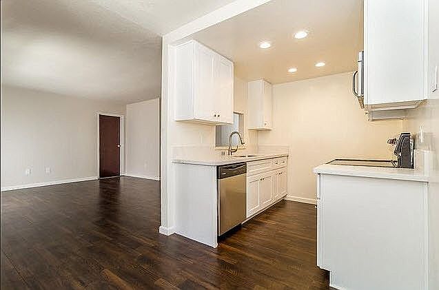 1st image of 4415 Estrella Ave APT 3