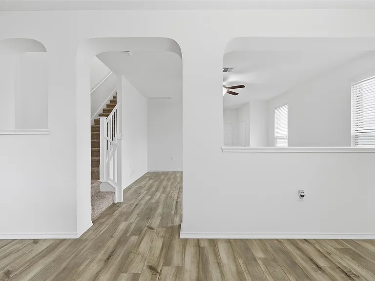 11200 Drumellan St — Photo 21