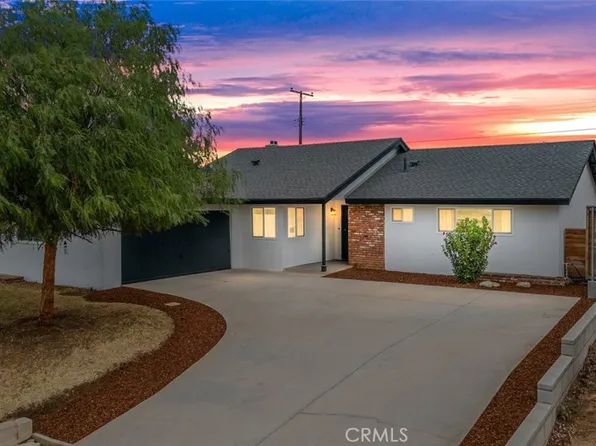 50 Falcon Ln, Redlands, CA 92374