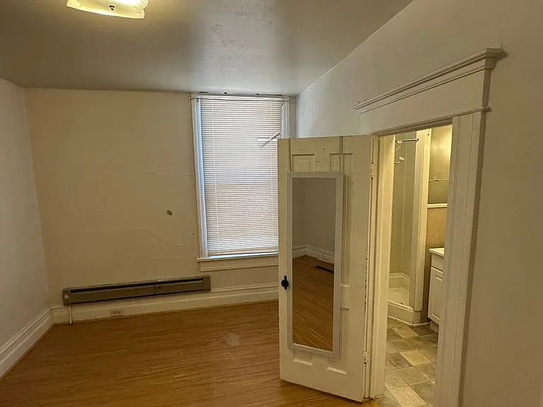 1207 W Washington St — Photo 15