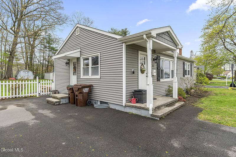 2nd image of 61 Woodlawn Drive