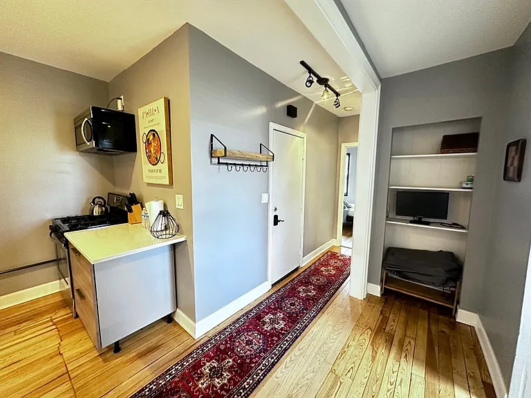 10 Pompeii St #2 — Photo 7