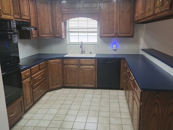 3rd image of 11013 Creek Bend Dr