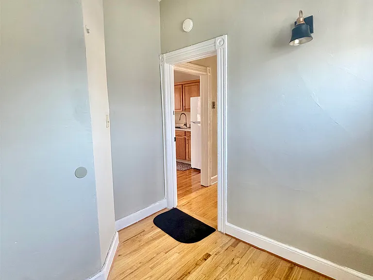 212 Plainfield Ave #2 — Photo 3