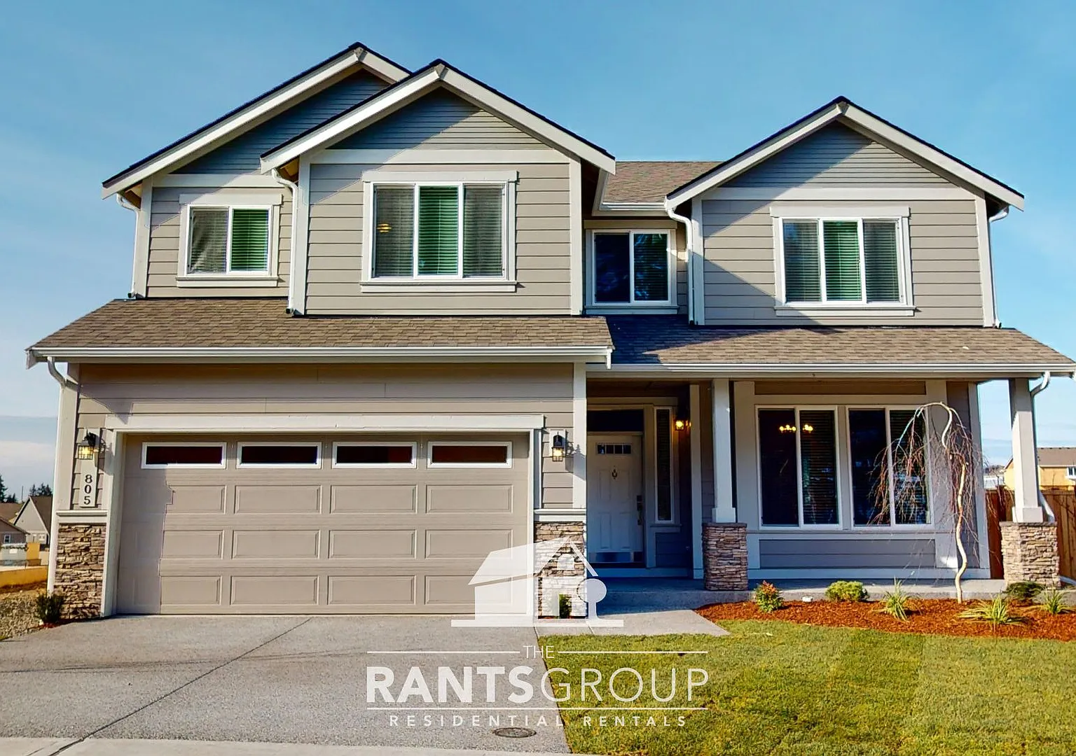 Beautiful Steilacoom Ridge Home! Easy freeway access! — Photo 1