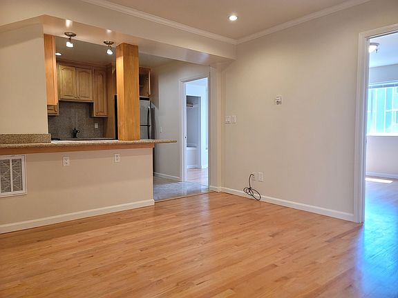2nd image of 1461 Sacramento St