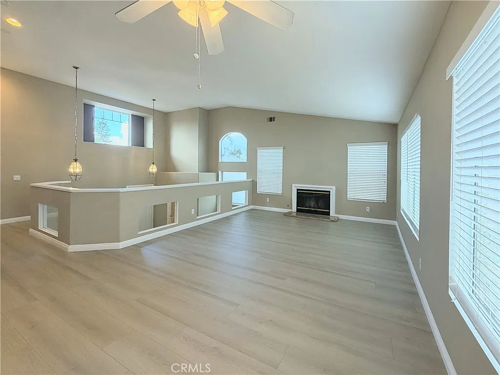 3 bed, 1611 sqft, $4,700 — Photo 2