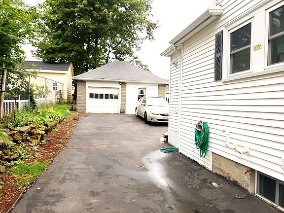 2nd image of 10 Burns Ave