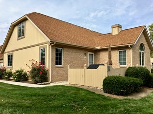 104 Turnbury Ln, Perrysburg, OH 43551