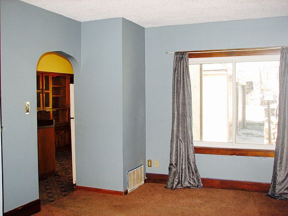 5th image of 1111 5th Ave